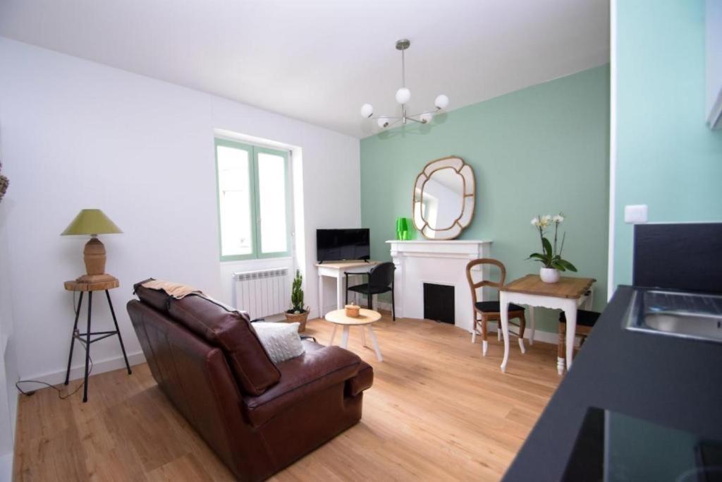 Apartment Entre De L'ecluse Et Place Du Marche